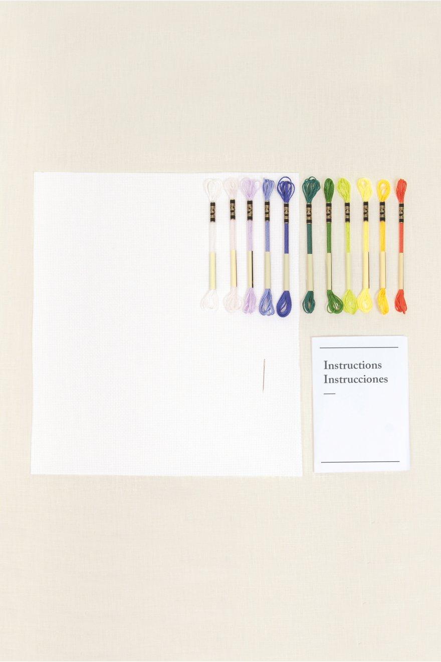 DMC Mindful-making cross stitch Kit - Peaceful flowers