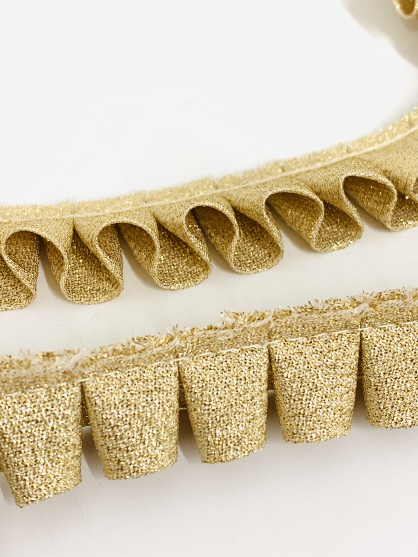 Metallic Gold Pleated Trim, 20mm