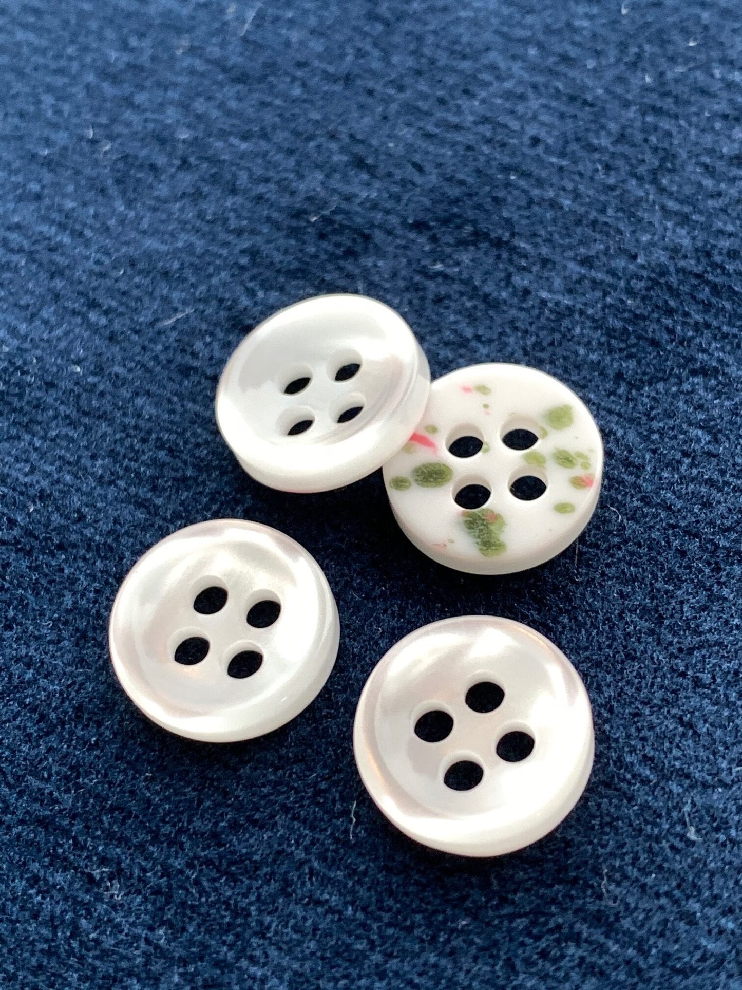 4-Hole Polyester Shirt Buttons