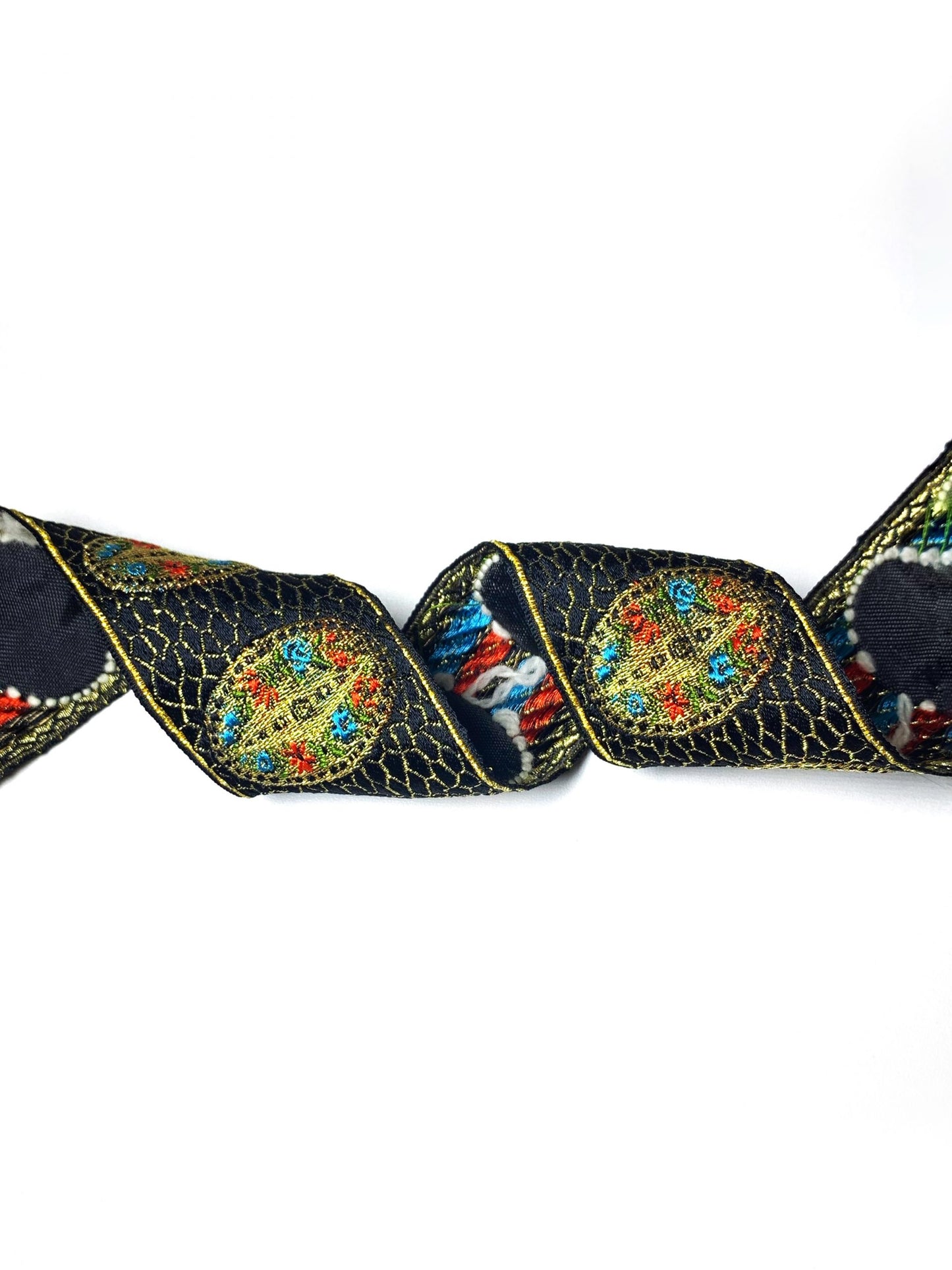 Vintage Médaillon Embroidered Jacquard Ribbon