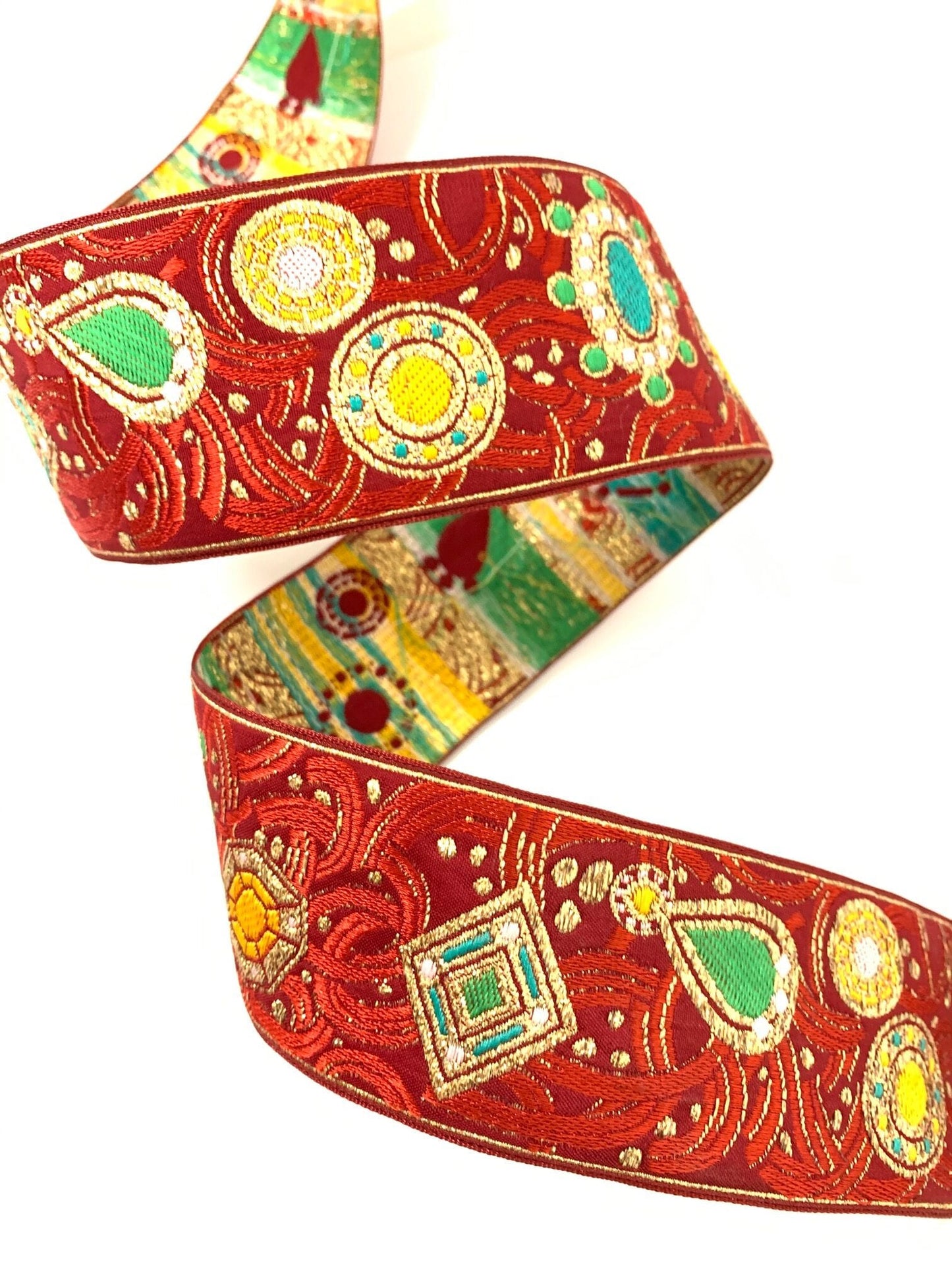 Vintage Embroidered Jacquard Jewel Trim
